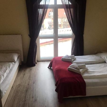 Bed and Breakfast Y Panzio Балатонлелле Экстерьер фото